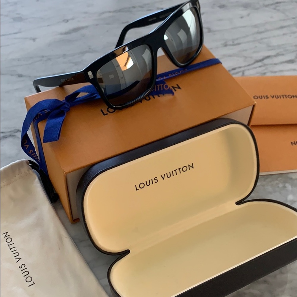 Louis Vuitton mens exaltation sunglasses!